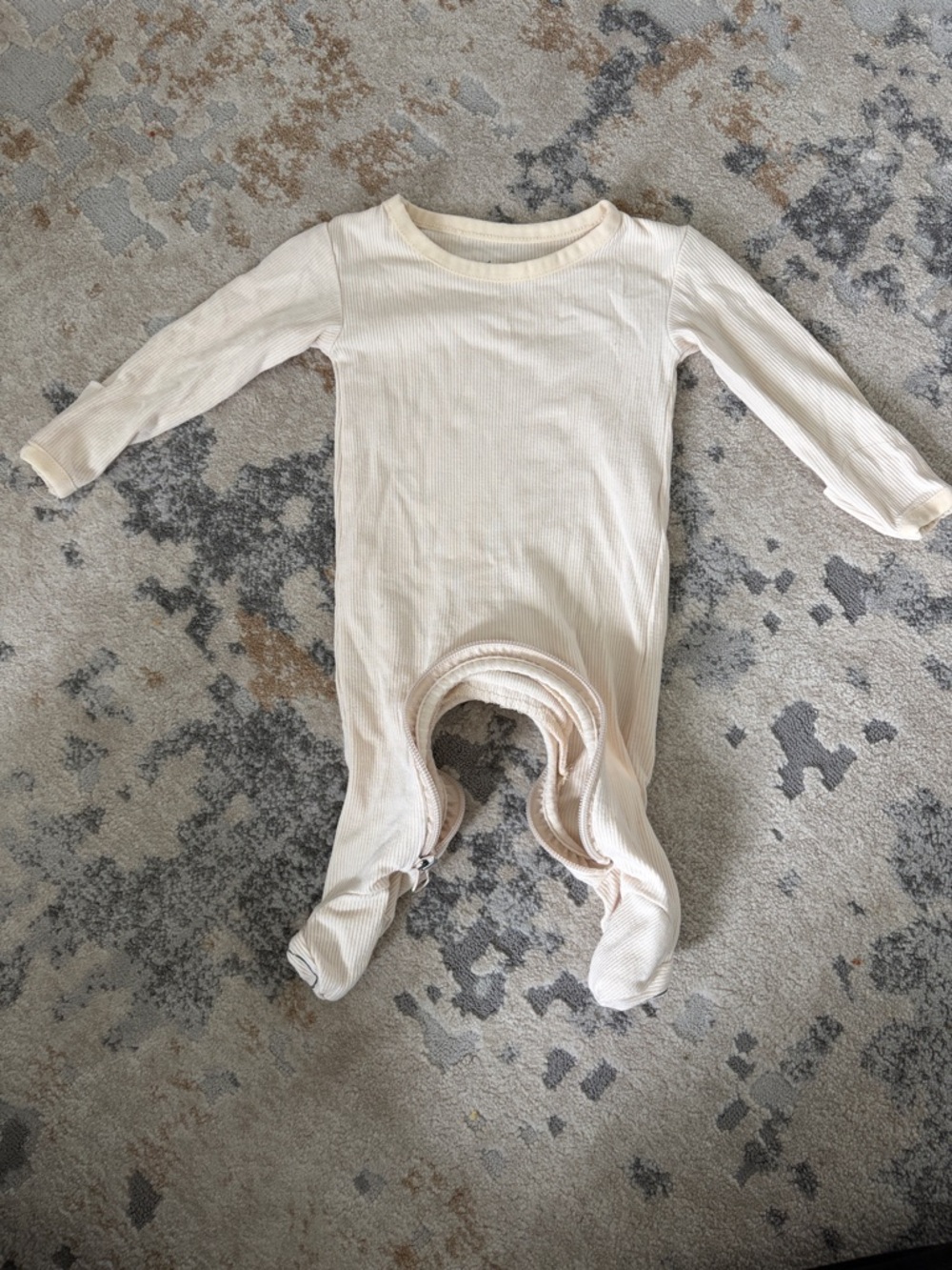 Lemon & Loom Cream Long-Sleeve Ribbed Baby One-Piece with Crescent Zip